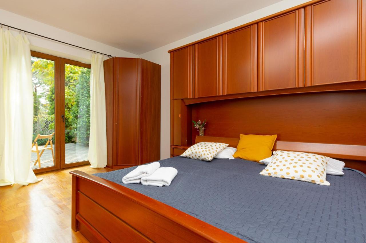 Willa Holiday House Warsaw Michałowice by Renters Zewnętrze zdjęcie